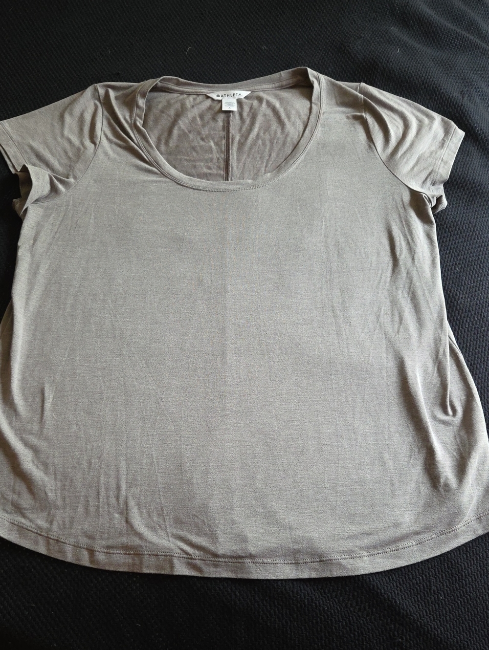 Athleta Grey Short Sleeve Scoop Neck Tee...size Lg. EUC